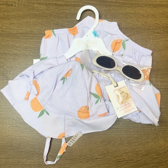 Jessica Simpson Infant Romper Lavender Oranges Hat Sunglasses Size 6/9m NWT - Picture 4 of 5